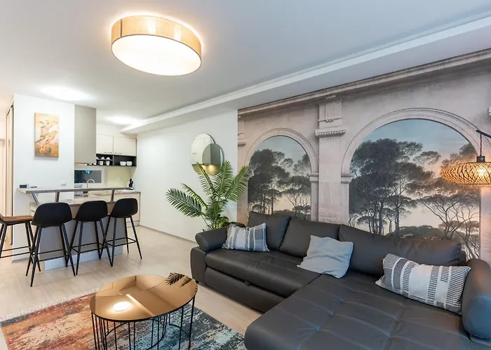 Goldenhills Panorama Apartment